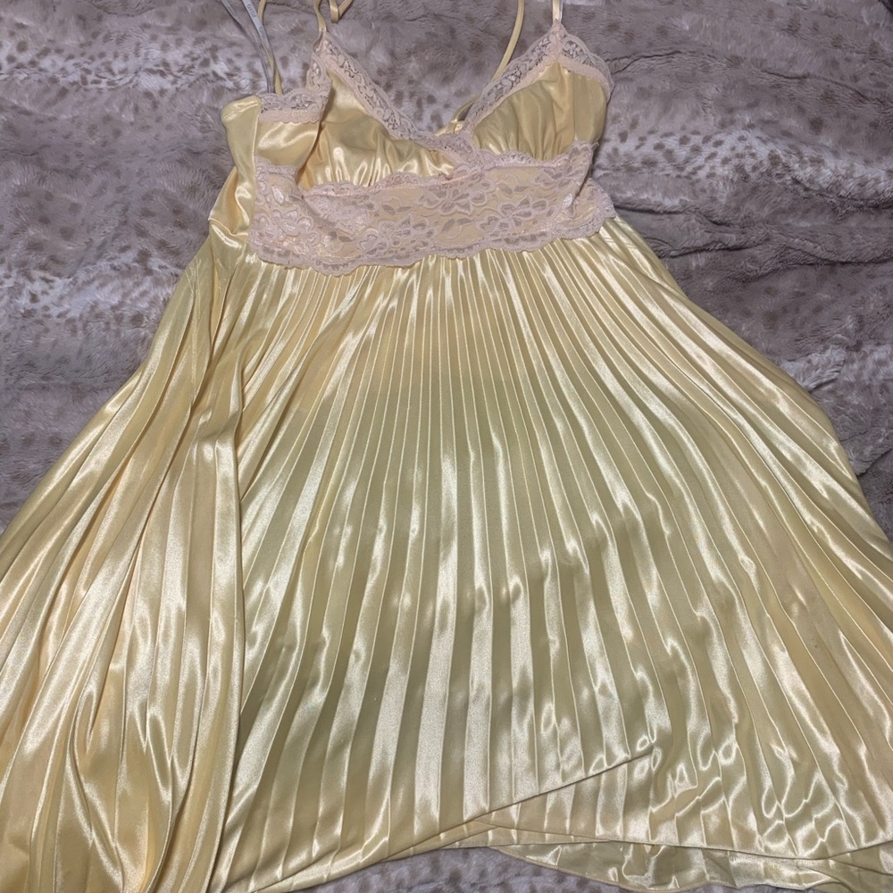 Yellow silk and lace dress - XOXO